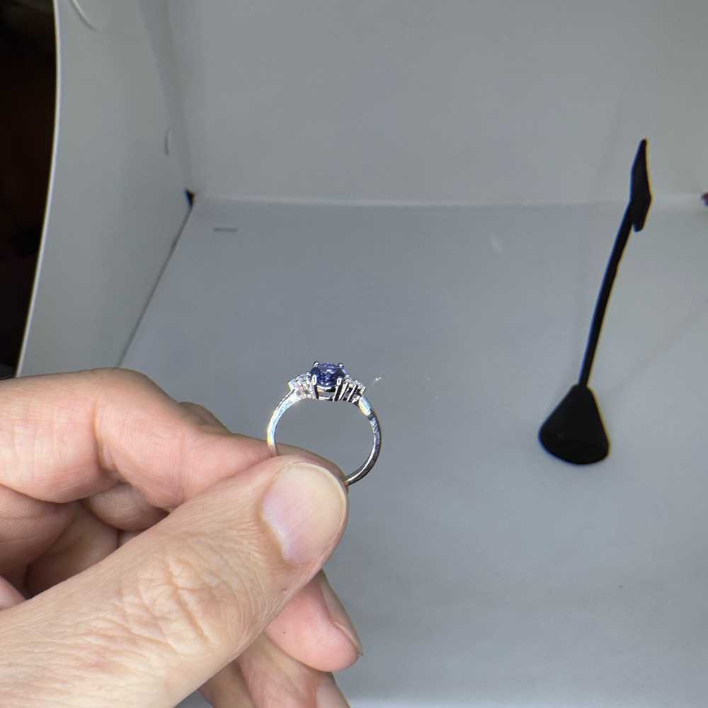 Elegant Silver and Purple Women's Ring - Picture 3 of 4